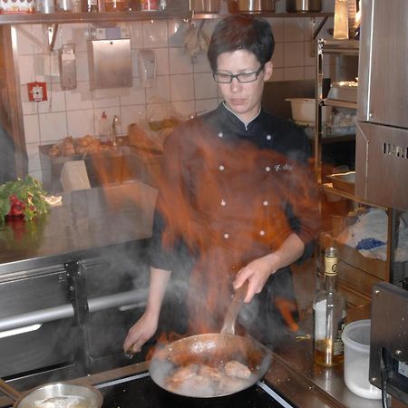 Hotel Restaurant Oelmuehle Ландштуль Экстерьер фото