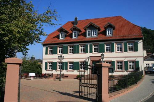 Hotel Restaurant Oelmuehle Ландштуль Экстерьер фото